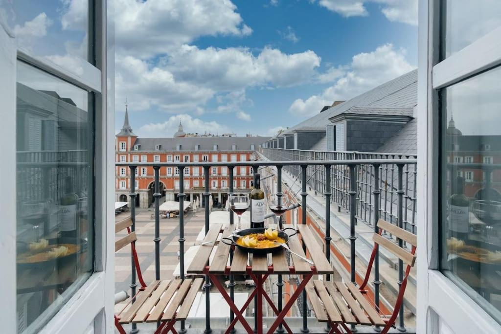 Yoomi Homes Plaza Mayor Madrid Exterior foto